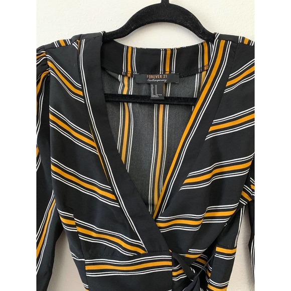 TOPS Tops - (K03) Forever 21 Cute Cropped Top (Wraps Around Waist ties In front) sz medium